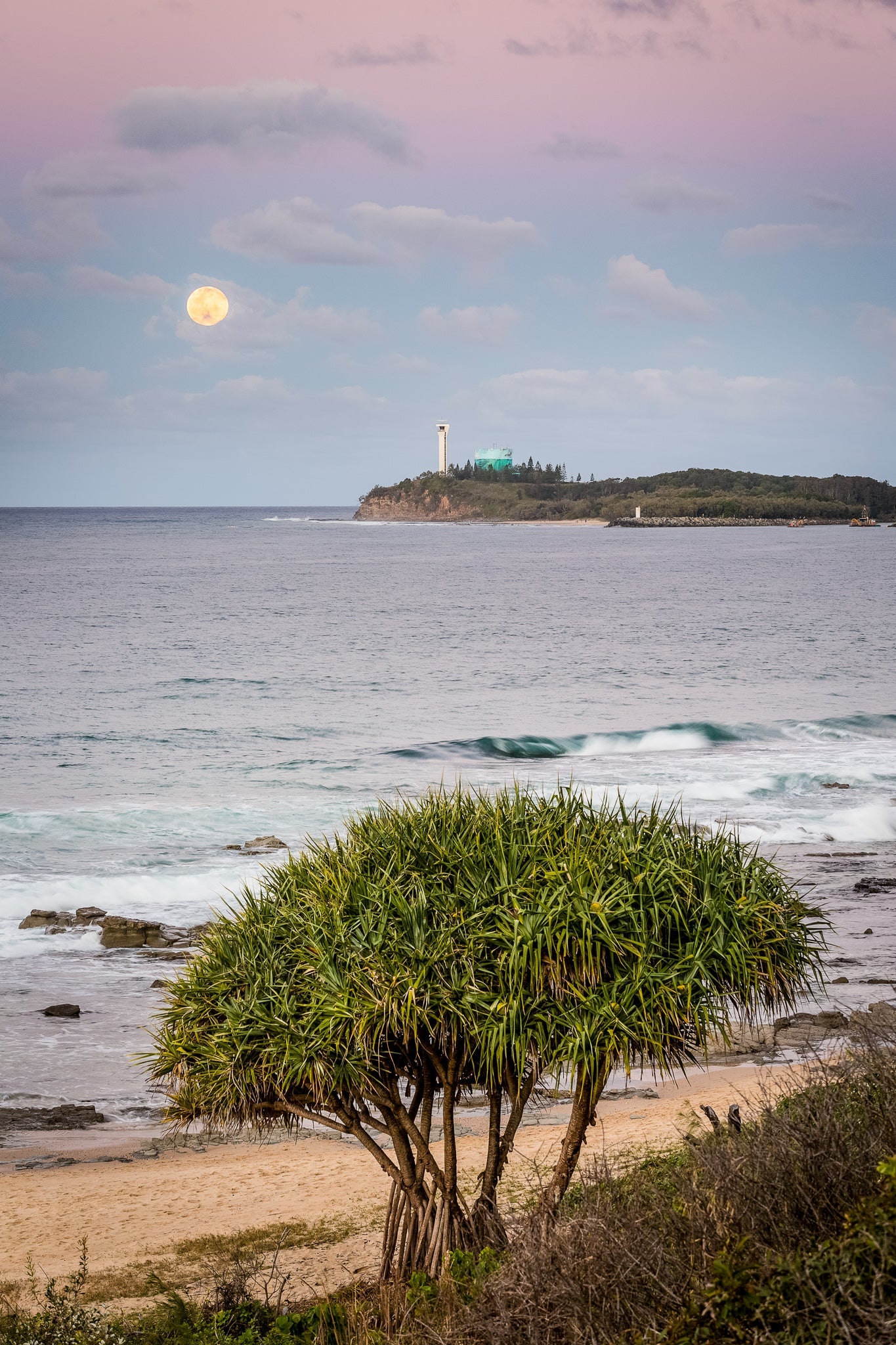 The Salty Pixel - Mooloolaba Moon - metafield_custom.location - metafield_custom.subject